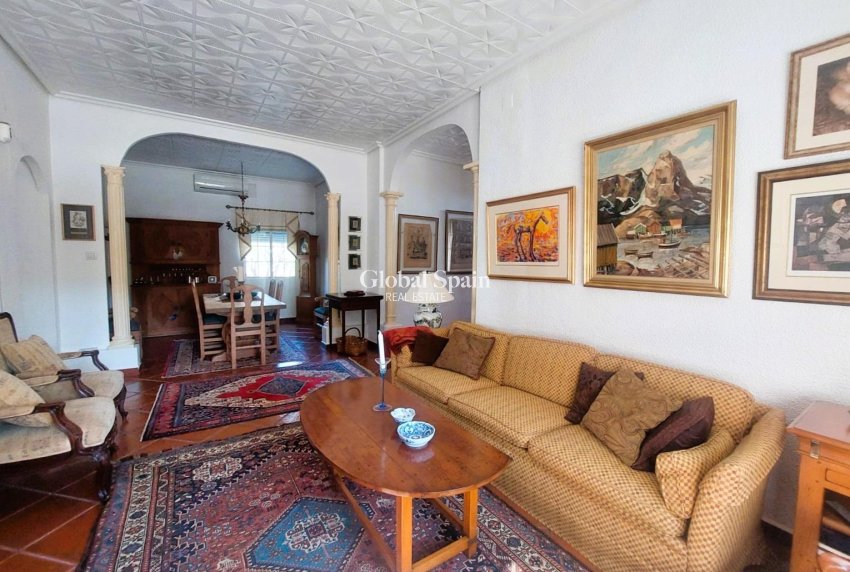 Wiederverkauf - HAUS -
LA MARINA - Costa Blanca