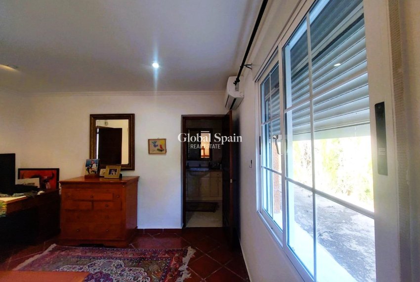 Wiederverkauf - HAUS -
LA MARINA - Costa Blanca