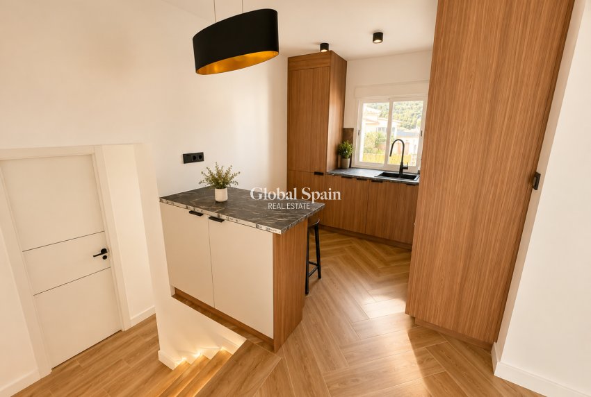 Wiederverkauf - HAUS -
LA NUCÍA - La nucia