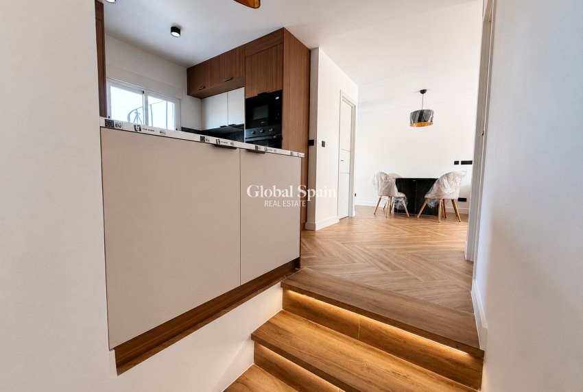 Wiederverkauf - HAUS -
LA NUCÍA - La nucia