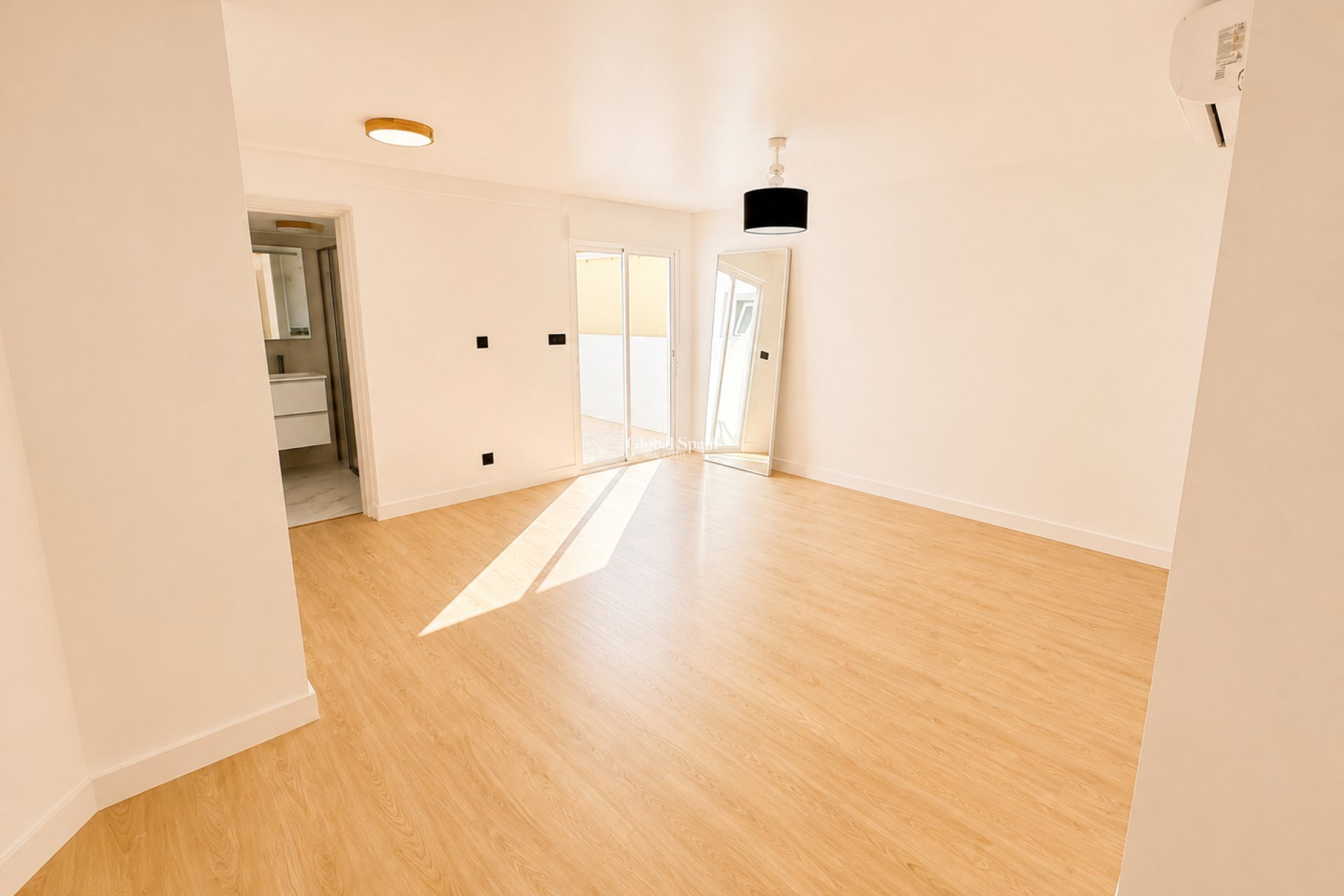 Wiederverkauf - HAUS -
LA NUCÍA - La nucia