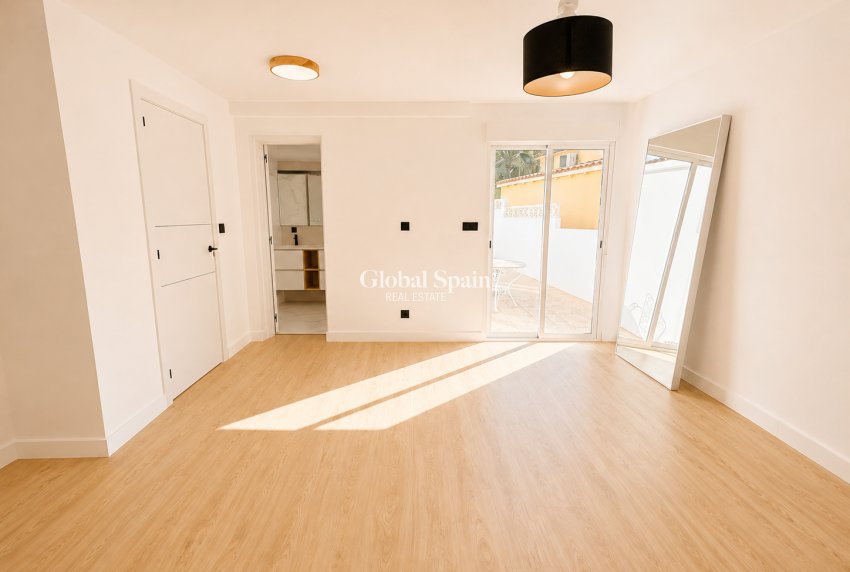 Wiederverkauf - HAUS -
LA NUCÍA - La nucia
