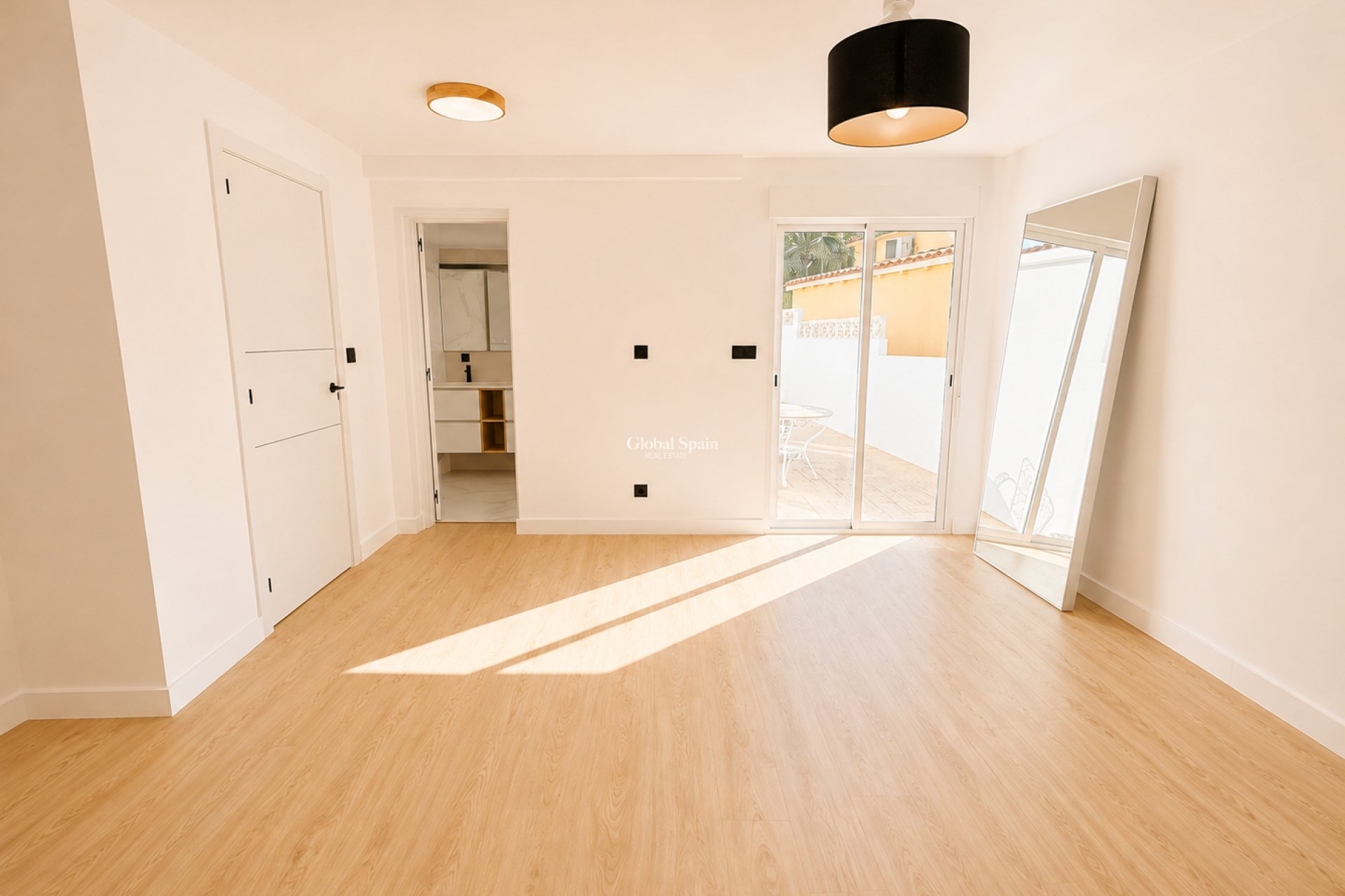 Wiederverkauf - HAUS -
LA NUCÍA - La nucia