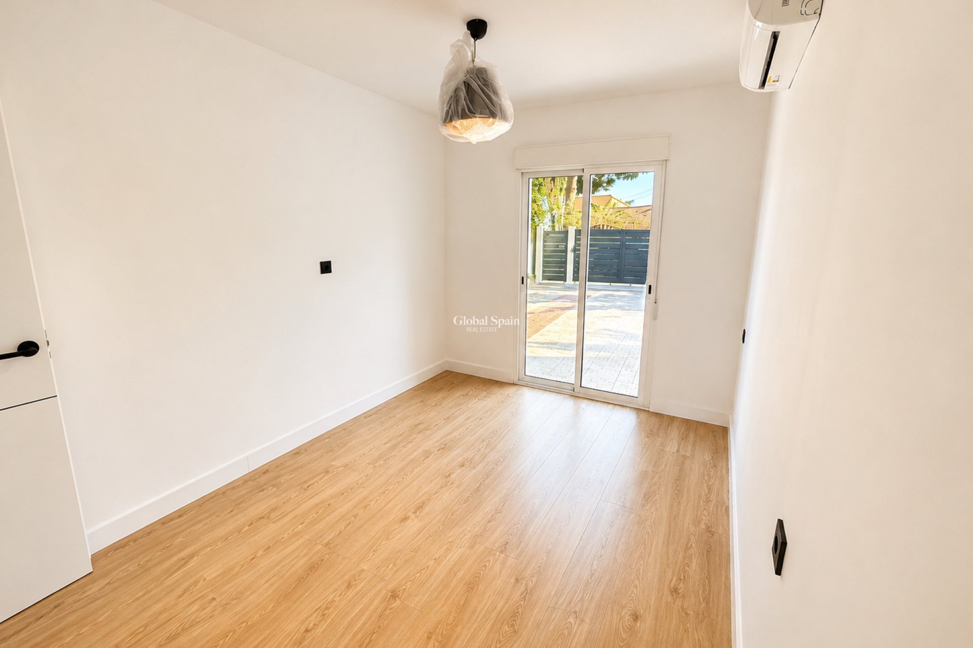 Wiederverkauf - HAUS -
LA NUCÍA - La nucia