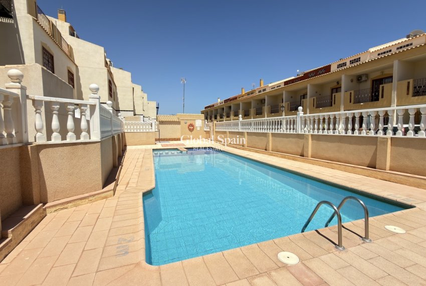 Wiederverkauf - HAUS -
LA ZENIA - Costa Blanca
