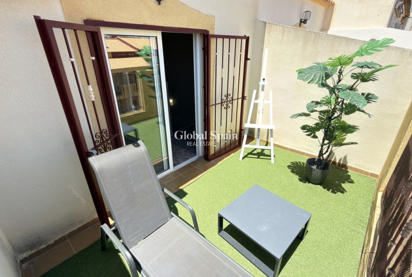 Wiederverkauf - HAUS -
LA ZENIA - Costa Blanca