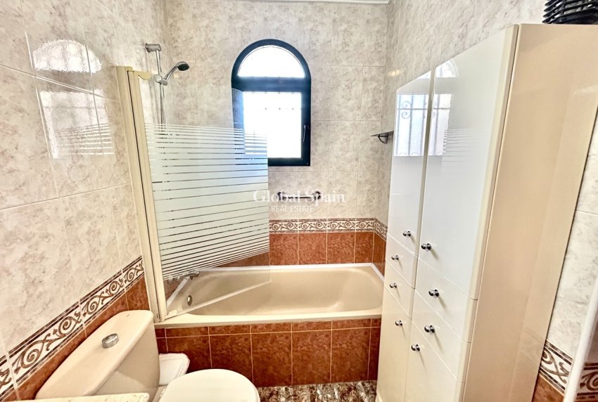 Wiederverkauf - HAUS -
LA ZENIA - Costa Blanca