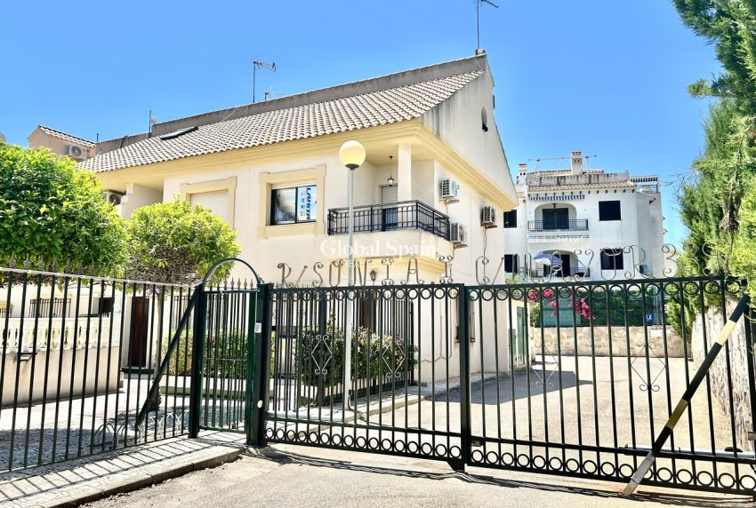 Wiederverkauf - HAUS -
LA ZENIA - Costa Blanca