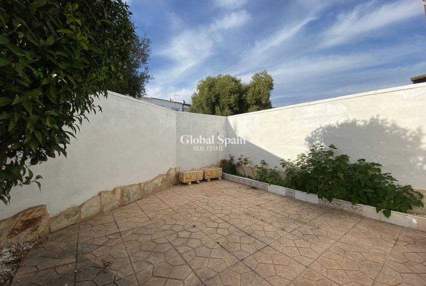 Wiederverkauf - HAUS -
LOS BALCONES - LOS ALTOS - Costa Blanca