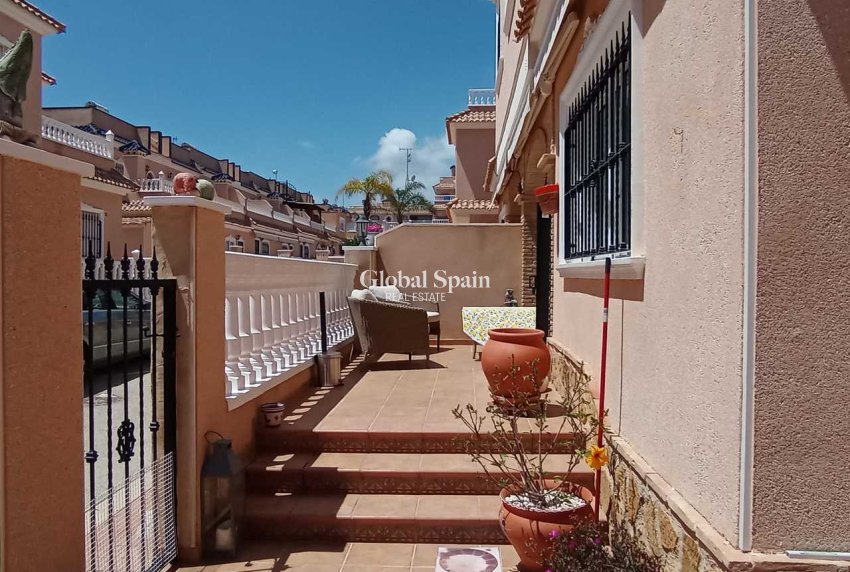 Wiederverkauf - HAUS -
LOS DOLSES - Inland