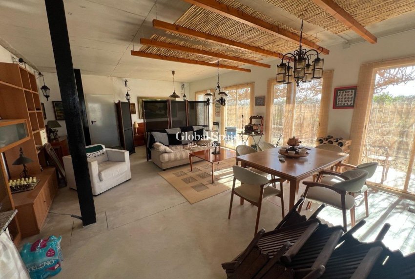 Wiederverkauf - HAUS -
LOS MONTESINOS - Comunidad Valenciana