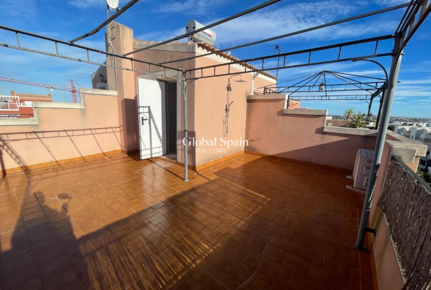 Wiederverkauf - HAUS -
LOS MONTESINOS - Costa Blanca