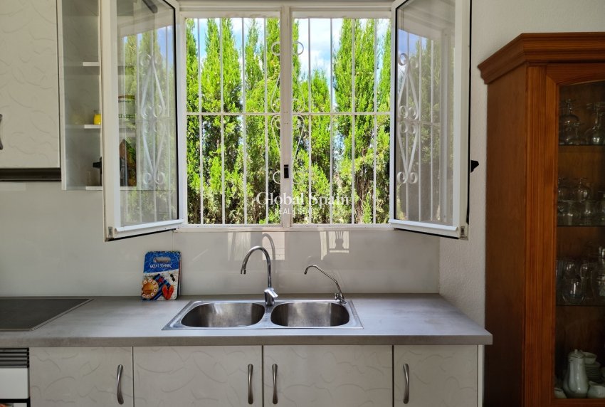 Wiederverkauf - HAUS -
LOS MONTESINOS - Costa Blanca