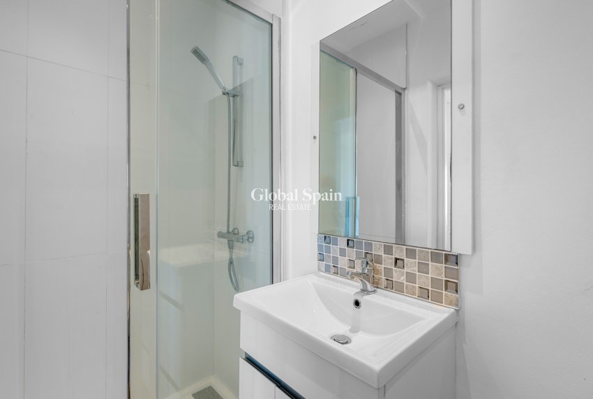Wiederverkauf - HAUS -
LOS MONTESINOS - La Herrada