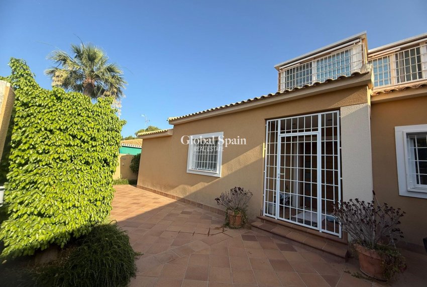 Wiederverkauf - HAUS -
ORIHUELA COSTA - Altos de campoamor