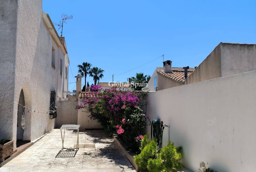 Wiederverkauf - HAUS -
ORIHUELA COSTA - CABO ROIG