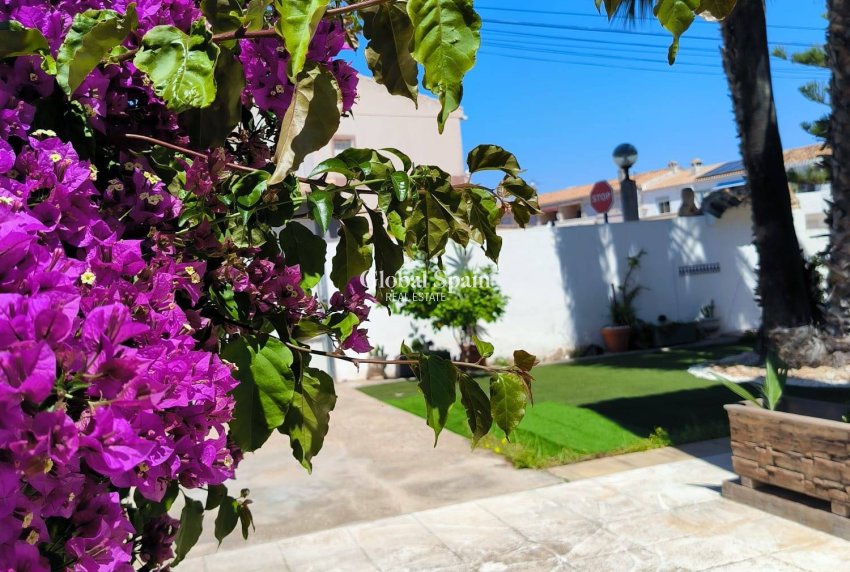 Wiederverkauf - HAUS -
ORIHUELA COSTA - CABO ROIG
