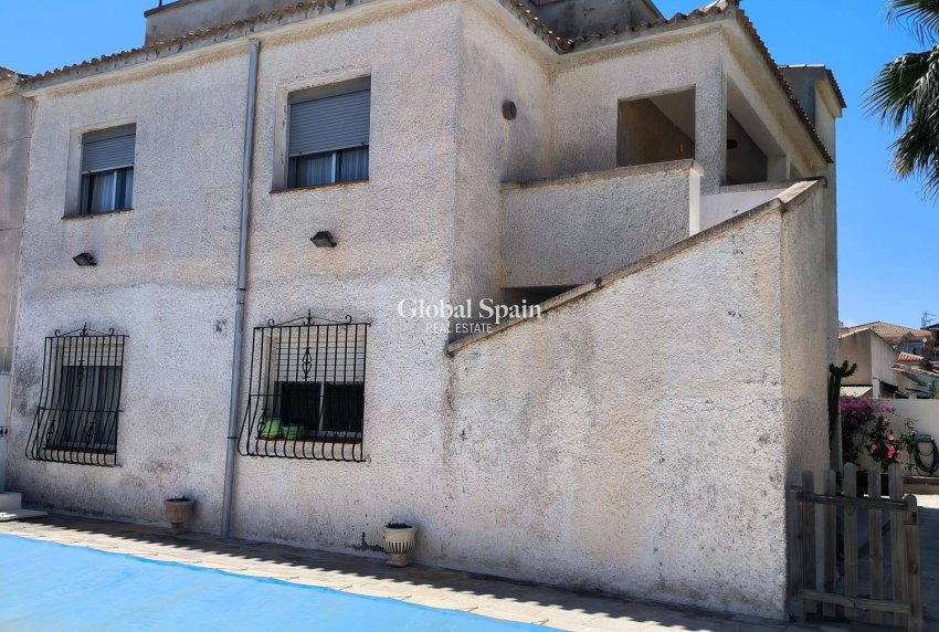 Wiederverkauf - HAUS -
ORIHUELA COSTA - CABO ROIG