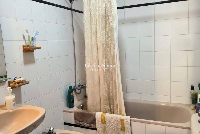 Wiederverkauf - HAUS -
ORIHUELA COSTA - CABO ROIG