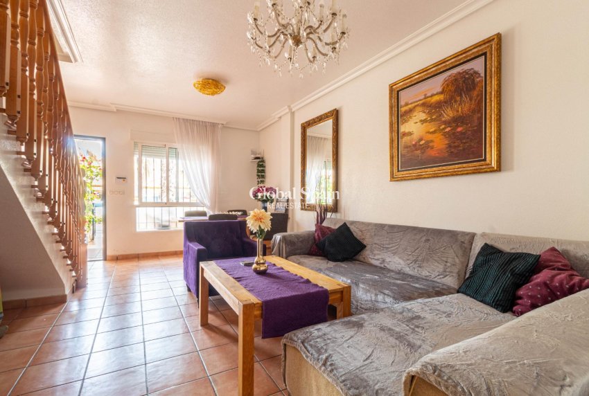 Wiederverkauf - HAUS -
ORIHUELA COSTA - CABO ROIG