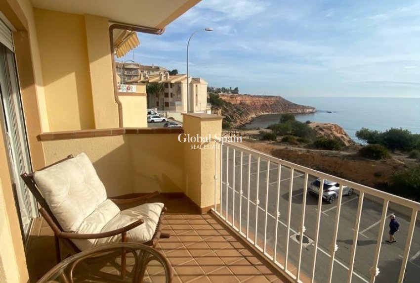 Wiederverkauf - HAUS -
ORIHUELA COSTA - CAMPOAMOR