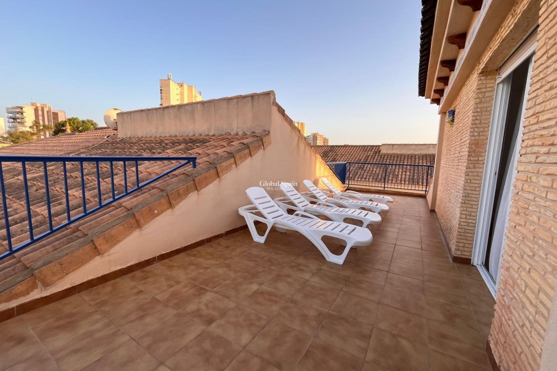 Wiederverkauf - HAUS -
ORIHUELA COSTA - CAMPOAMOR