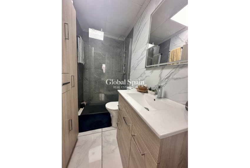 Wiederverkauf - HAUS -
ORIHUELA COSTA - Ciñuelica