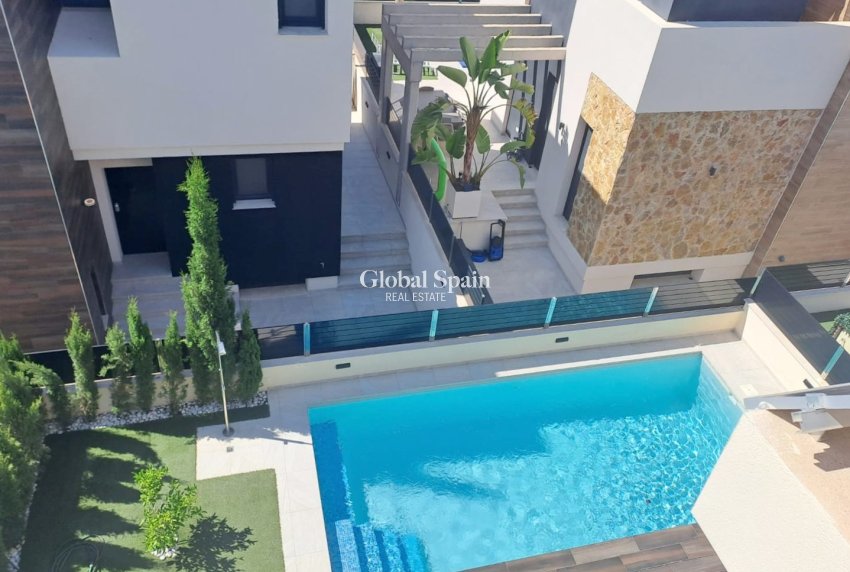 Wiederverkauf - HAUS -
ORIHUELA COSTA - Costa Blanca