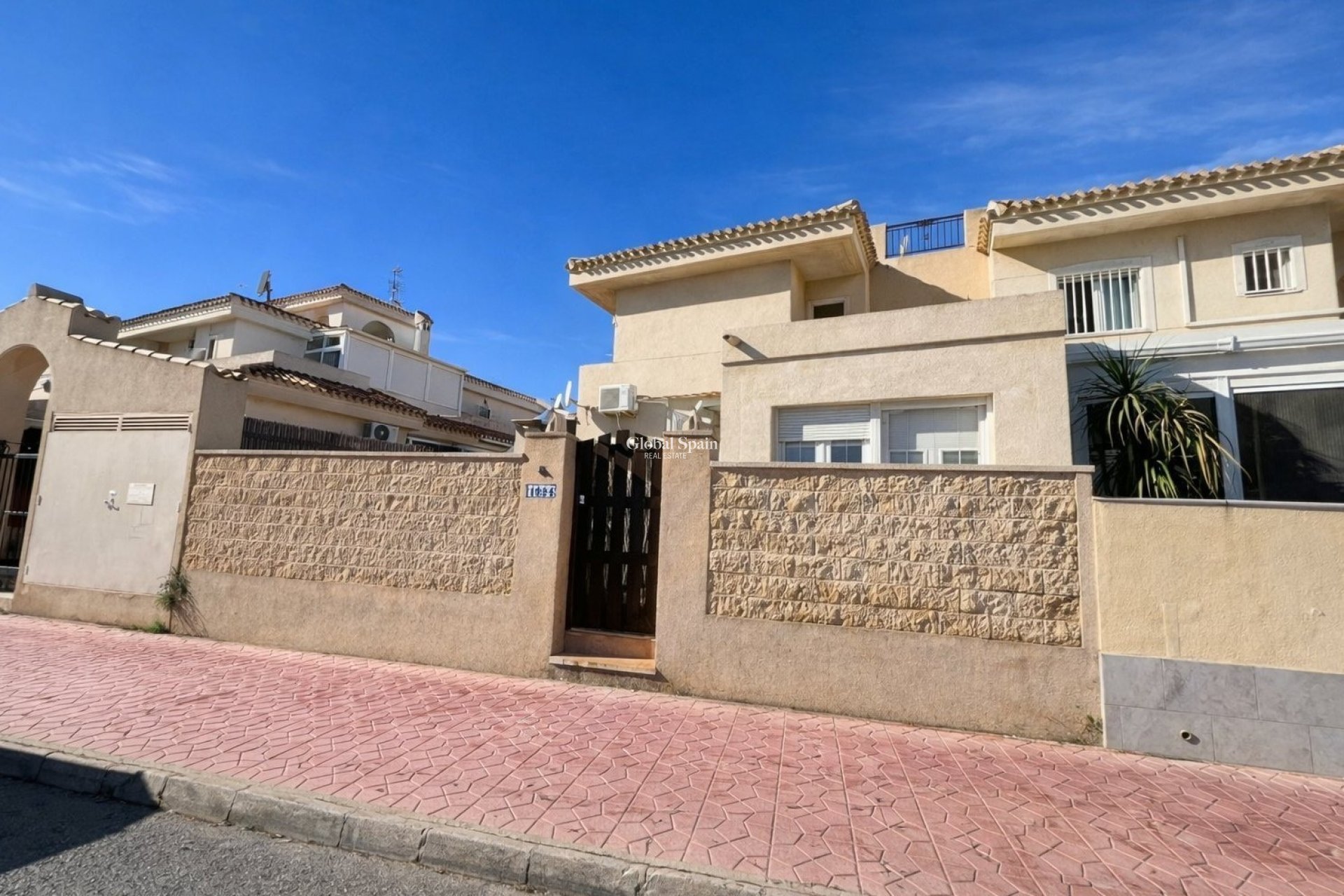 Wiederverkauf - HAUS -
ORIHUELA COSTA - Costa Blanca