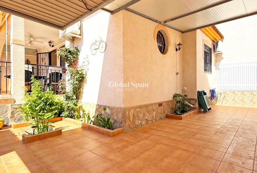 Wiederverkauf - HAUS -
ORIHUELA COSTA - Costa Blanca