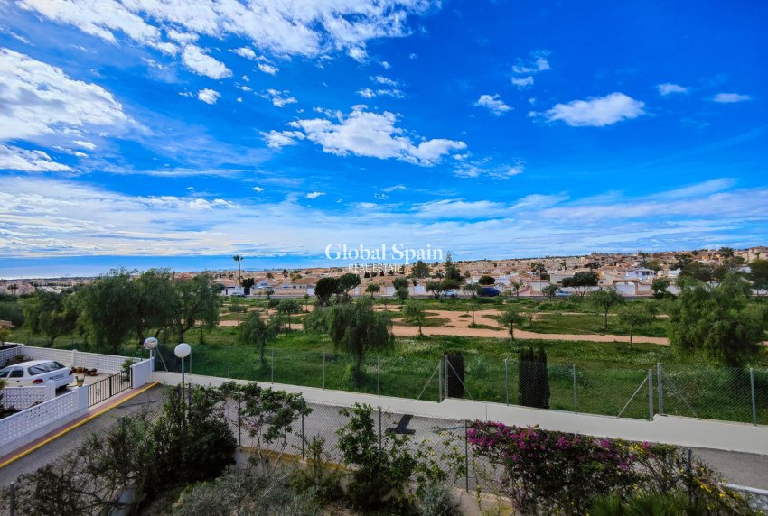 Wiederverkauf - HAUS -
ORIHUELA COSTA - Costa Blanca