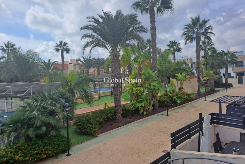 Wiederverkauf - HAUS -
ORIHUELA COSTA - Costa Blanca