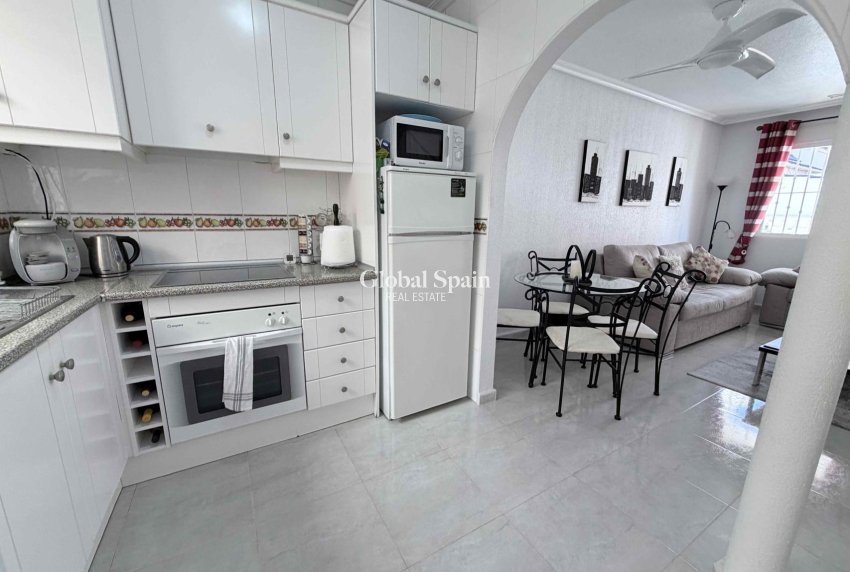 Wiederverkauf - HAUS -
ORIHUELA COSTA - Costa Blanca