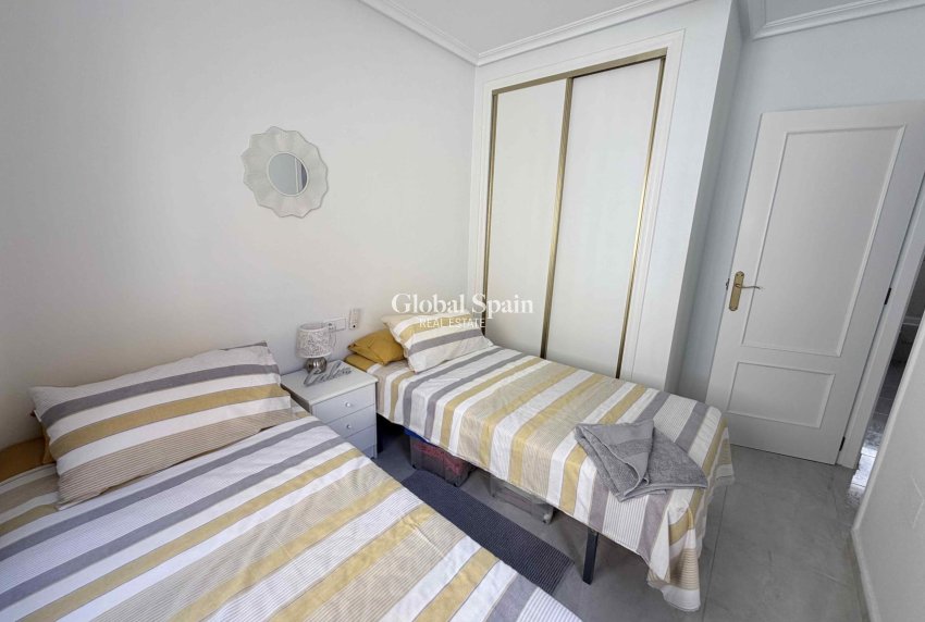 Wiederverkauf - HAUS -
ORIHUELA COSTA - Costa Blanca