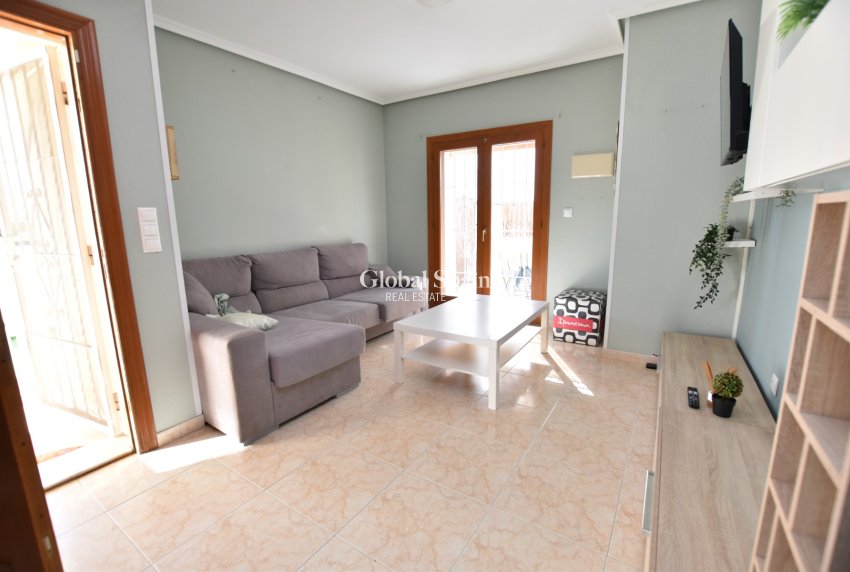 Wiederverkauf - HAUS -
ORIHUELA COSTA - Costa Blanca