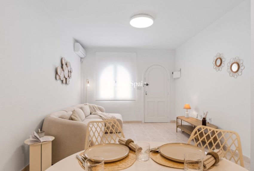 Wiederverkauf - HAUS -
ORIHUELA COSTA - Costa Blanca