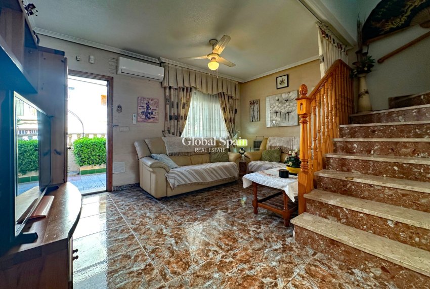 Wiederverkauf - HAUS -
ORIHUELA COSTA - Costa Blanca