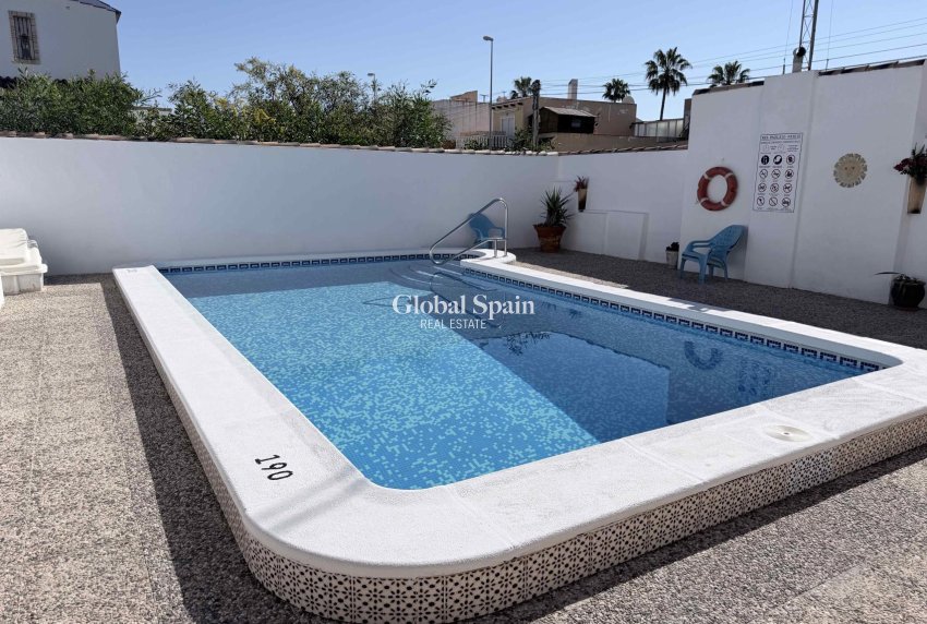 Wiederverkauf - HAUS -
ORIHUELA COSTA - Costa Blanca