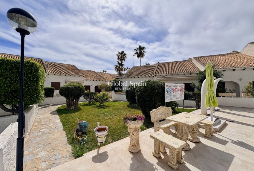 Wiederverkauf - HAUS -
ORIHUELA COSTA - Costa Blanca