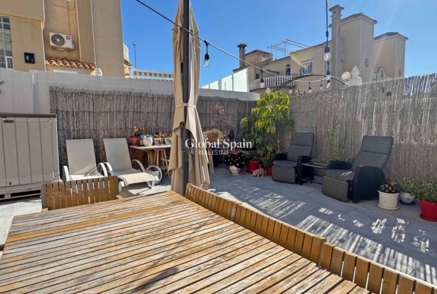 Wiederverkauf - HAUS -
ORIHUELA COSTA - Costa Blanca