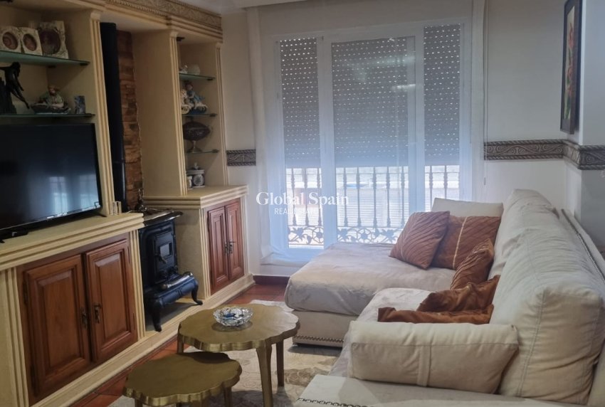 Wiederverkauf - HAUS -
ORIHUELA COSTA - Costa Blanca