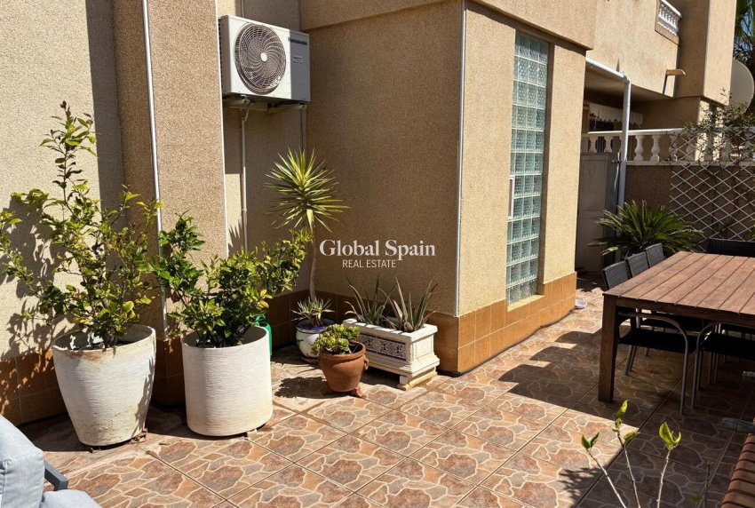 Wiederverkauf - HAUS -
ORIHUELA COSTA - Costa Blanca