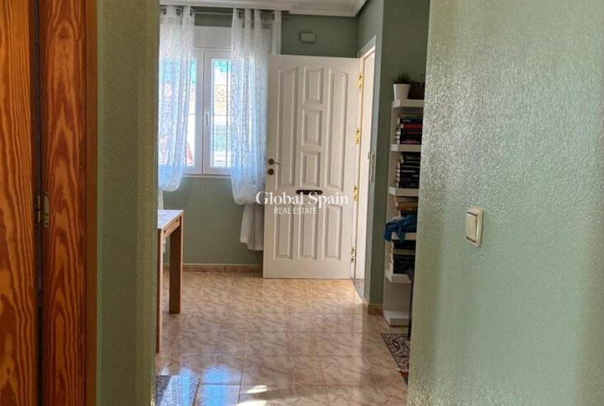 Wiederverkauf - HAUS -
ORIHUELA COSTA - Costa Blanca