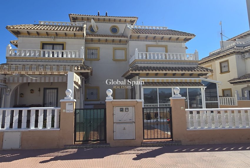 Wiederverkauf - HAUS -
ORIHUELA COSTA - Costa Blanca