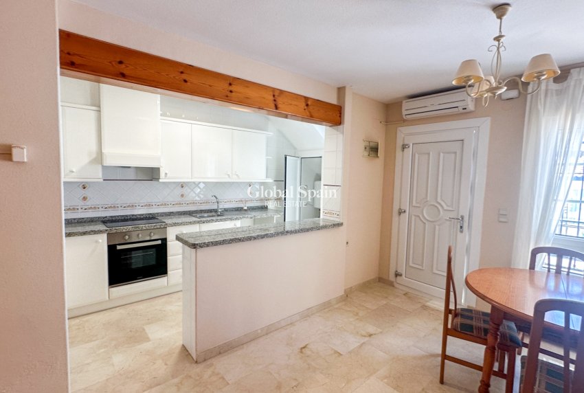 Wiederverkauf - HAUS -
ORIHUELA COSTA - Costa Blanca