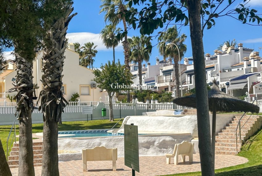 Wiederverkauf - HAUS -
ORIHUELA COSTA - Costa Blanca