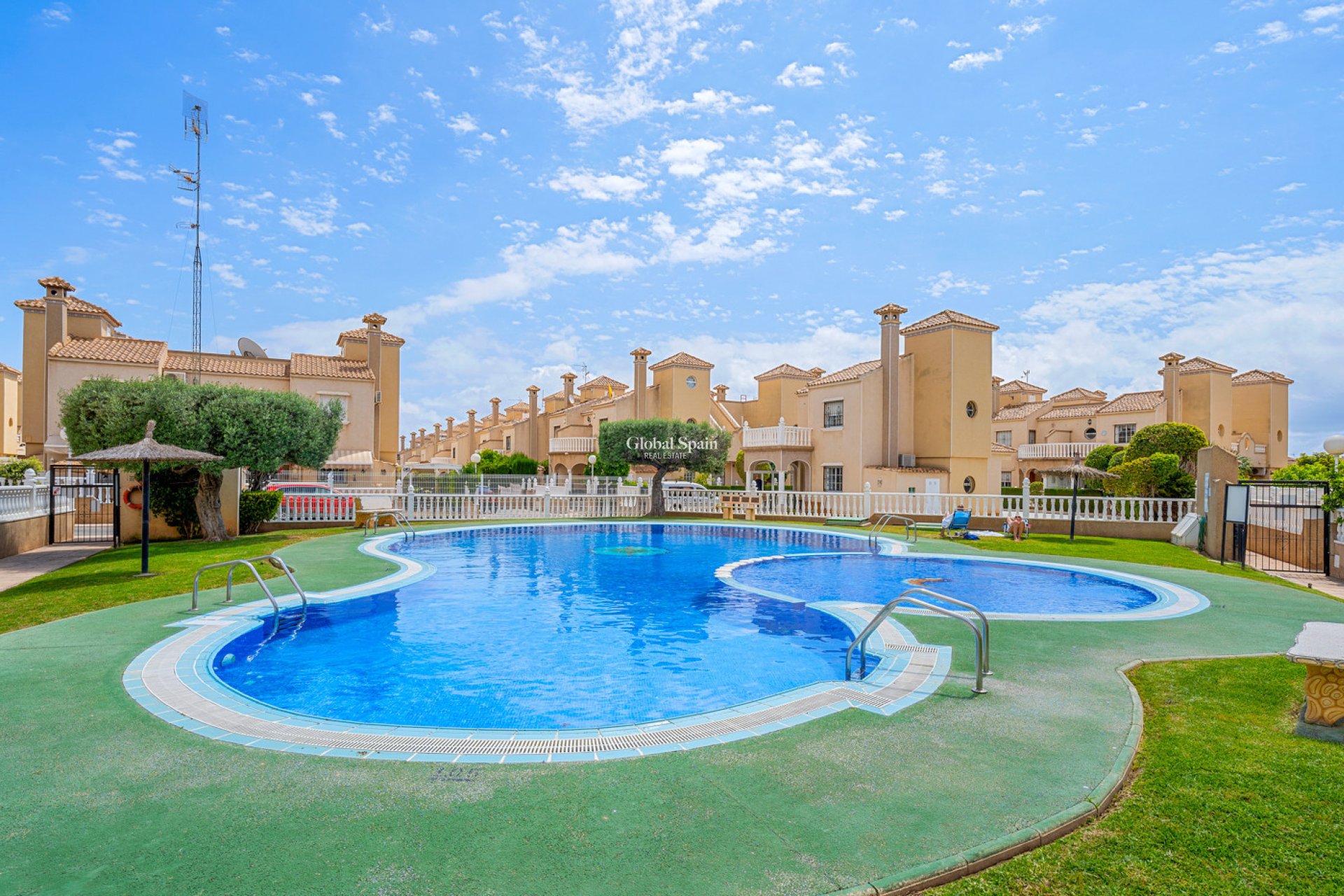 Wiederverkauf - HAUS -
ORIHUELA COSTA - Costa Blanca