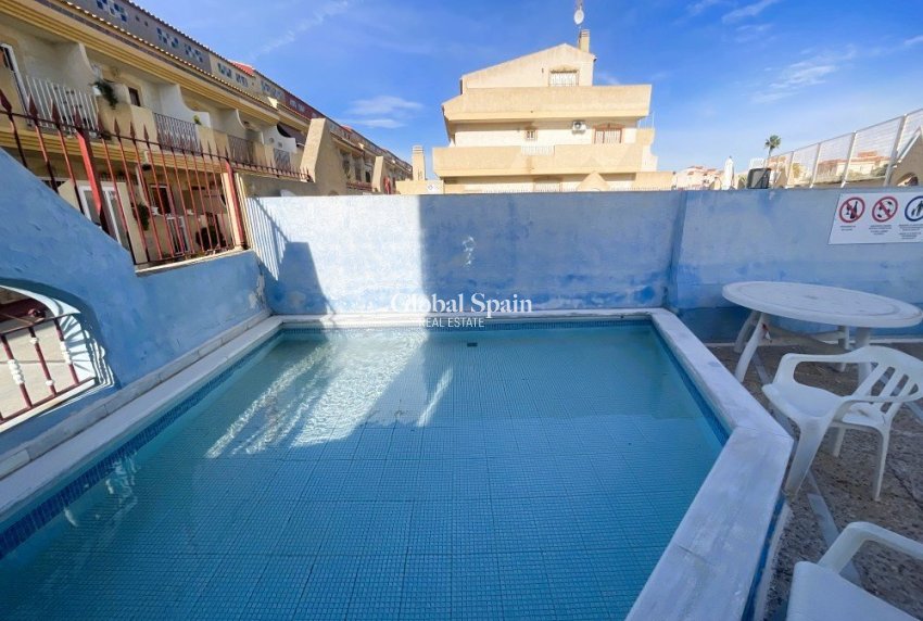 Wiederverkauf - HAUS -
ORIHUELA COSTA - Costa Blanca