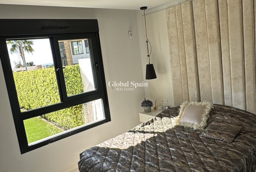 Wiederverkauf - HAUS -
ORIHUELA COSTA - Costa Blanca