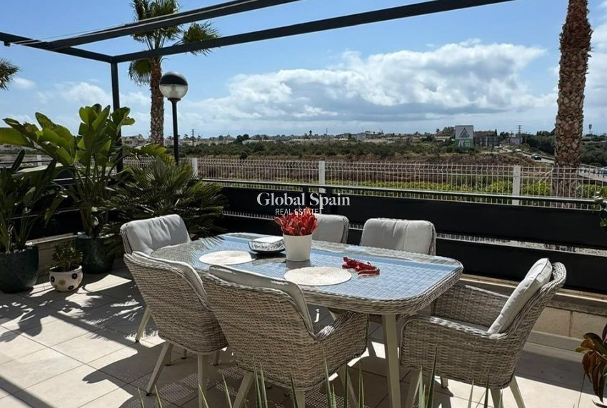 Wiederverkauf - HAUS -
ORIHUELA COSTA - Costa Blanca
